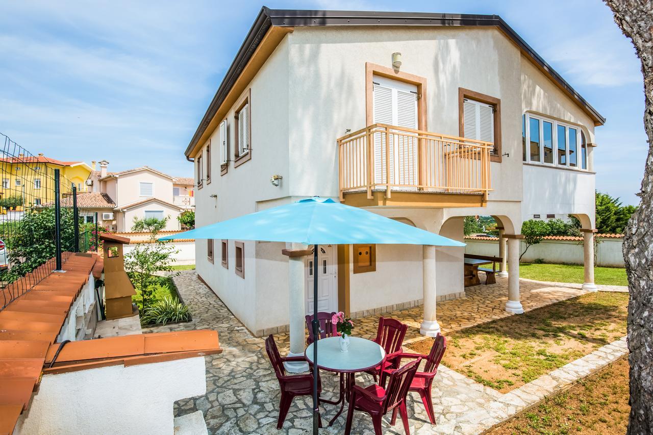 Apartment Carolina Ližnjan 외부 사진